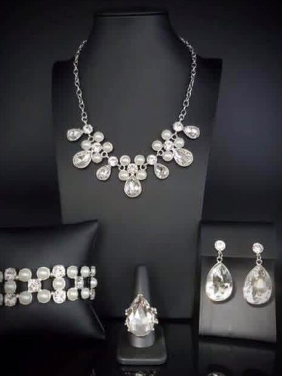 paparazzi Jewelry - 4 piece matching rhinestone jewelry set